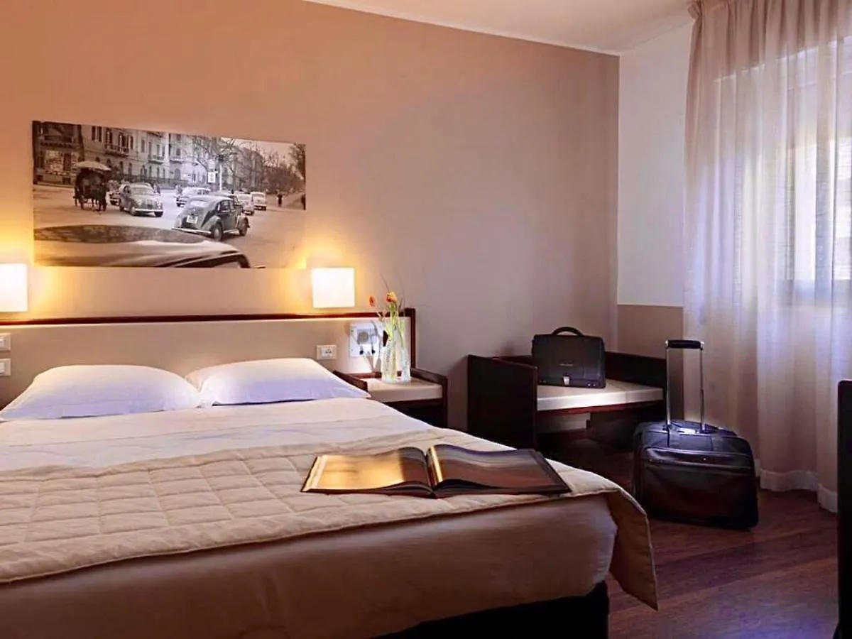 Hotel Mediterranea Loano 3*,